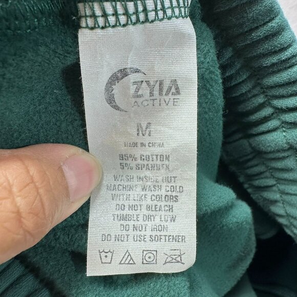 Zyia Active Hooded Sweatshirt and Relaxation Sweats Set Color Pine Kangaroo Pock - Picture 10 of 15